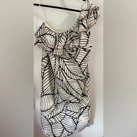 Like new Summer resort tropical palm ruffle one shoulder dress - Picture 3 of 10
